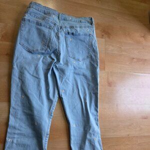 Forever 21 Daisy Embroidered Light Wash Straight Leg Jeans Size 31